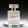 Parfém Zissy na podstavci s efektním hvězdným pozadím